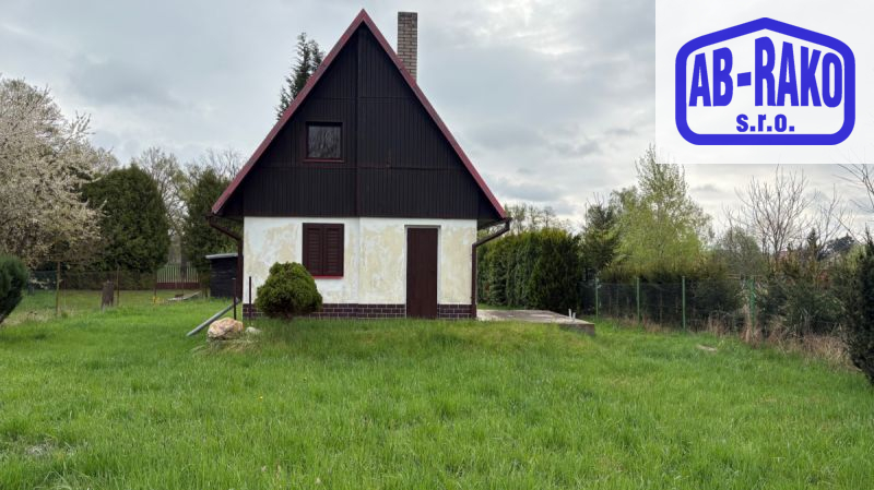 Zděná chata se vééélkou zahradou za Novou Včelnicí