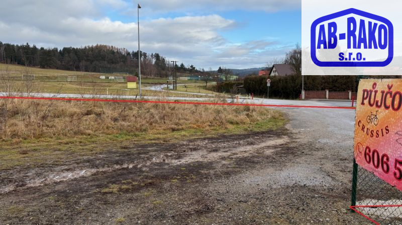 Větší zastavitelný pozemek s inž. sítěmi v Číměři