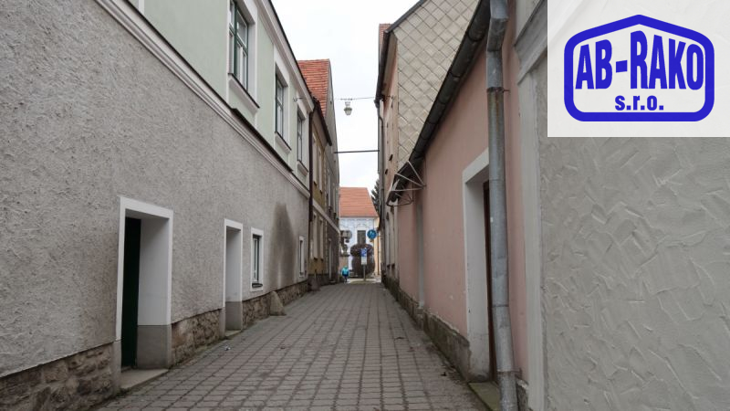PRODEJ BYTU 2+1, modernizace v přízemí u centra N.