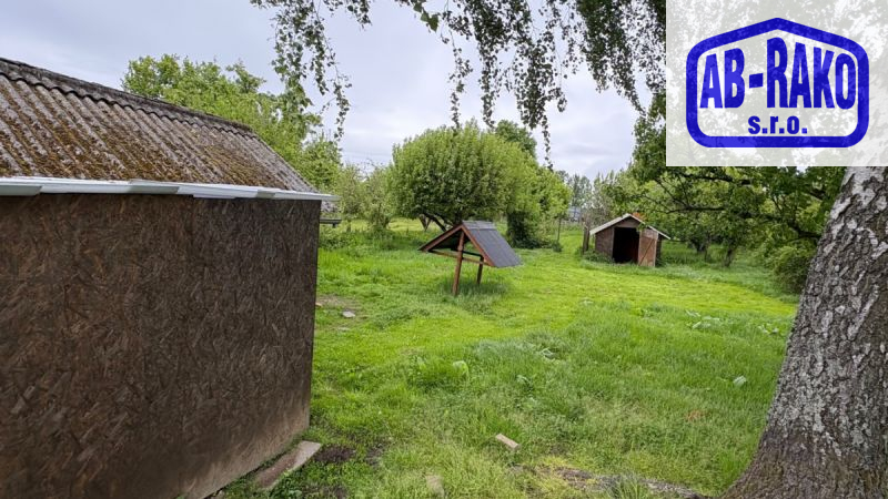 ZASTAVITELNÝ pozemek se zahradou na okraji Kunžaku
