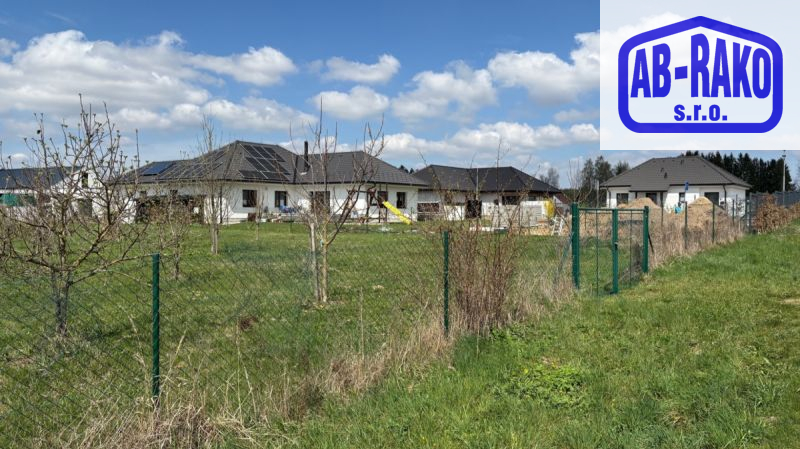 Dokonalý stavební pozemek se sítěmi na dohled J. H