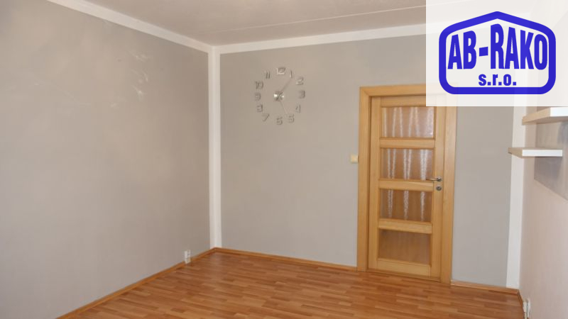 Světlý byt 3+1 na klidném sídlišti N. Bystřice