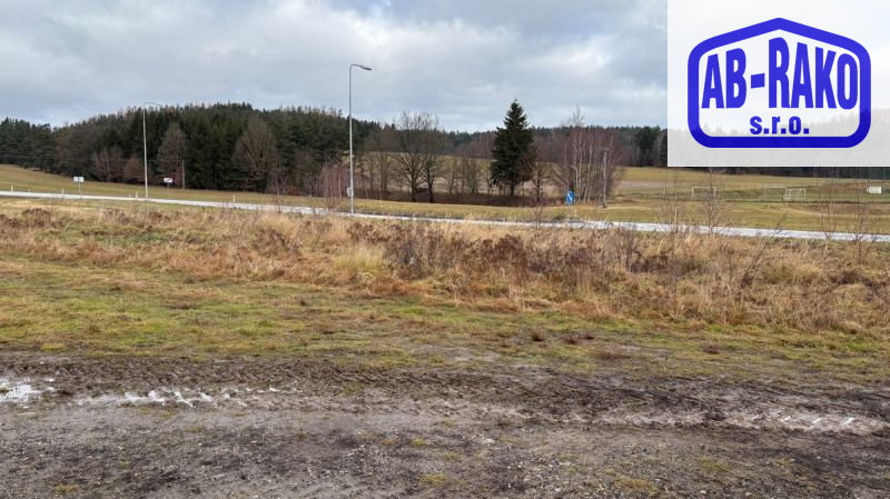 Větší zastavitelný pozemek s inž. sítěmi v Číměři