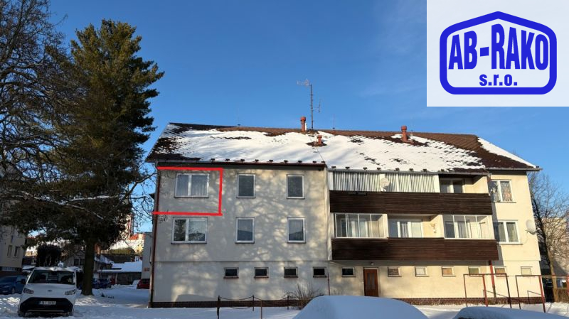 Byt 4+1 s balkonem a garáží ve zděné bytovce v N. Bystřici