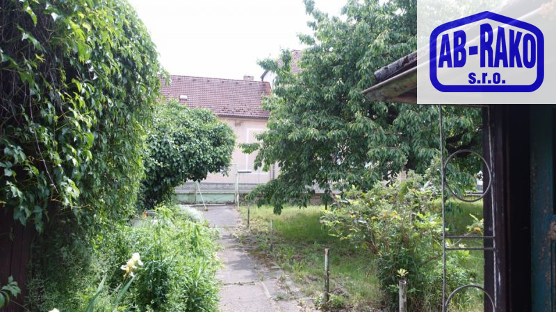 Menší RD se zastavitelnou zahradou Zbuzany v J. Hr