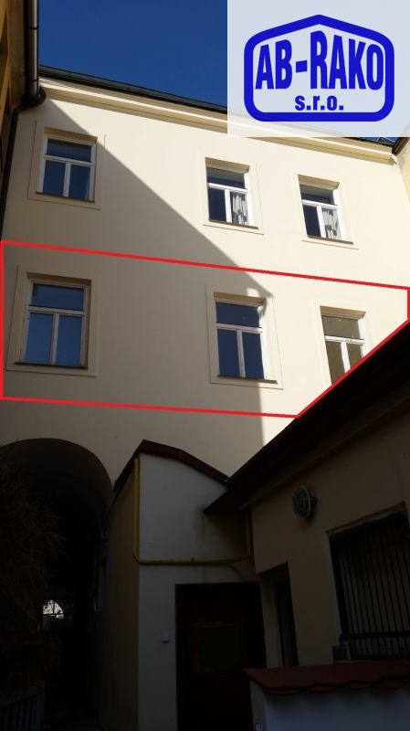 Výnosový byt 2+KK+šatna v histor. centru Jindřichova Hradce