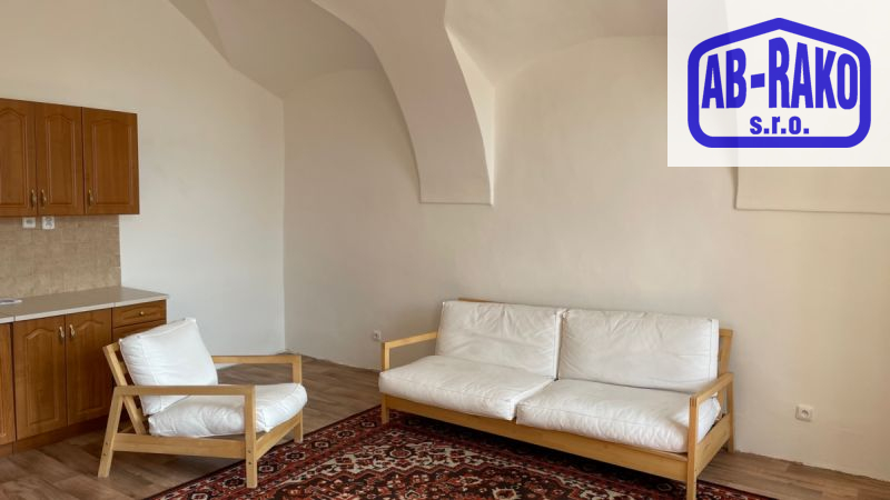 Výnosový byt 2+KK+šatna v histor. centru Jindřichova Hradce