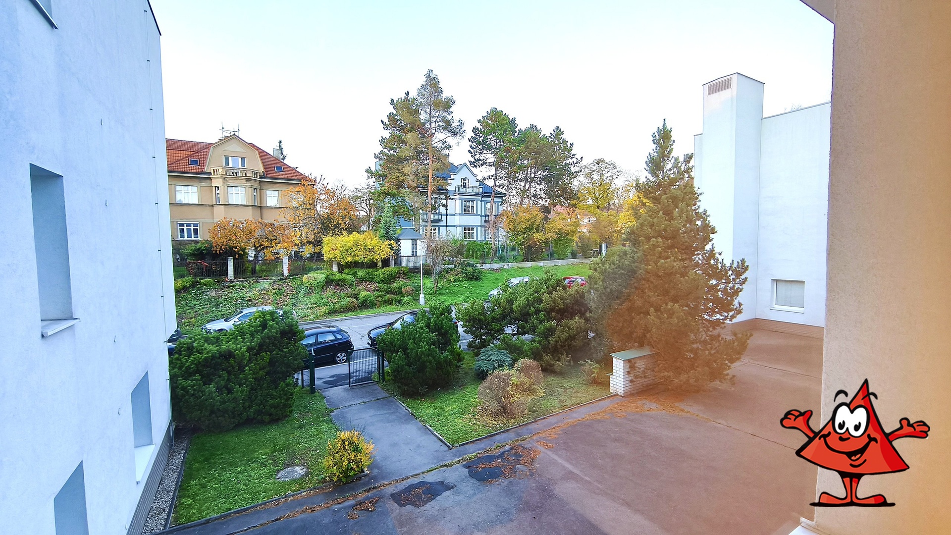 Pronájem bytu 5+1 v ulici Přádova, Praha 8 - výhle