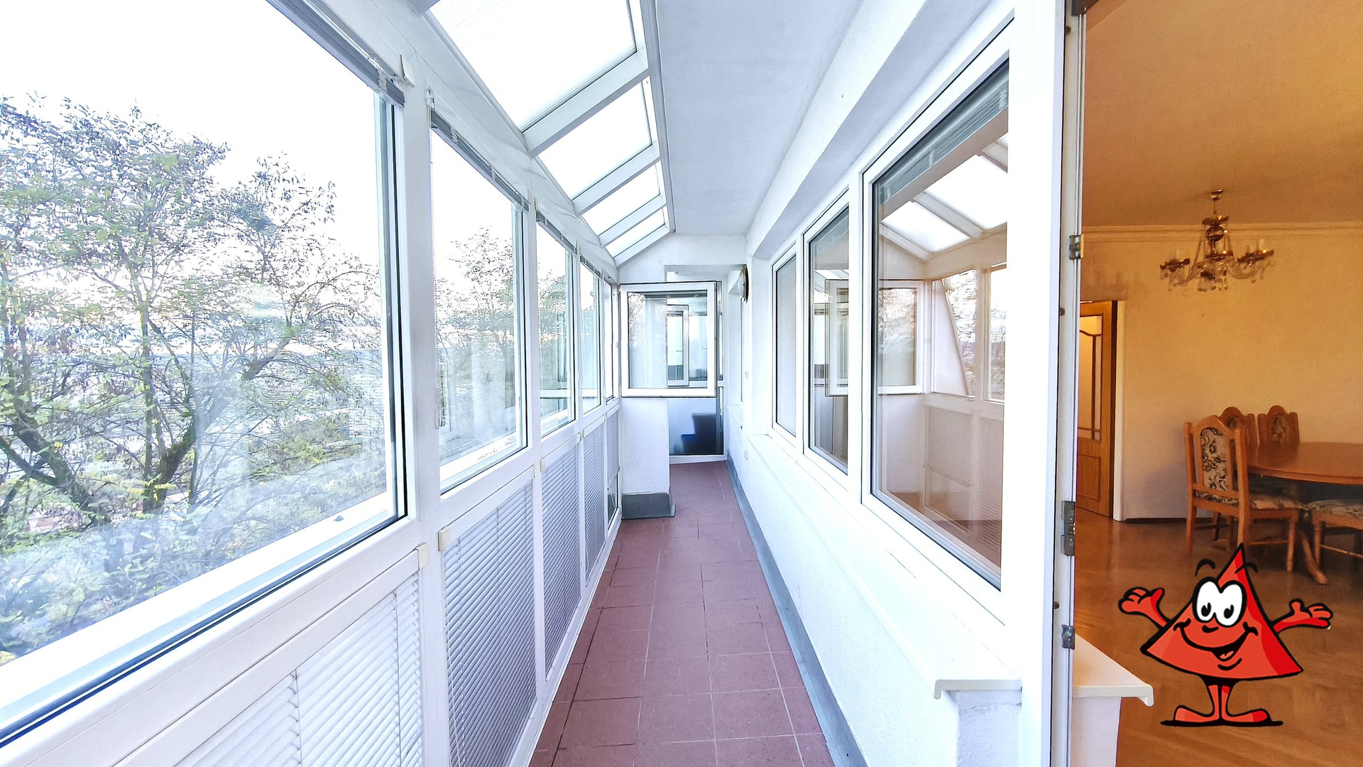 Pronájem bytu 5+1 v ulici Přádova, Praha 8 - lodži