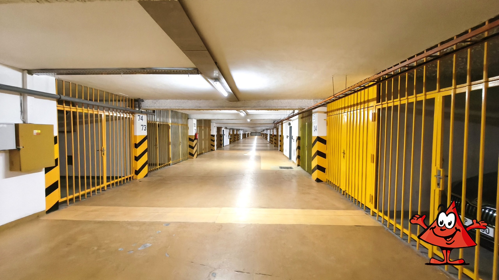 Pronájem bytu 5+1 v ulici Přádova, Praha 8 - garáž