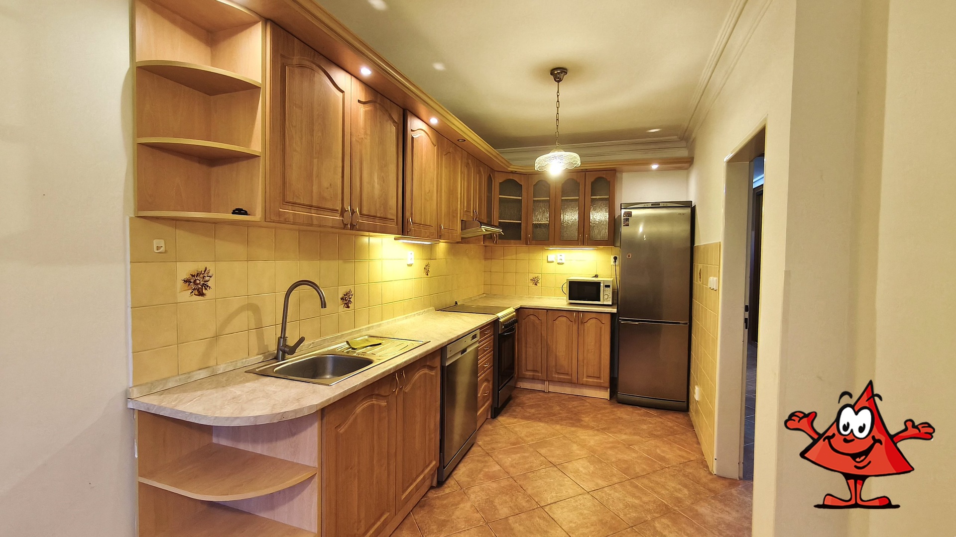 Pronájem bytu 5+1 v ulici Přádova, Praha 8 - kuchy