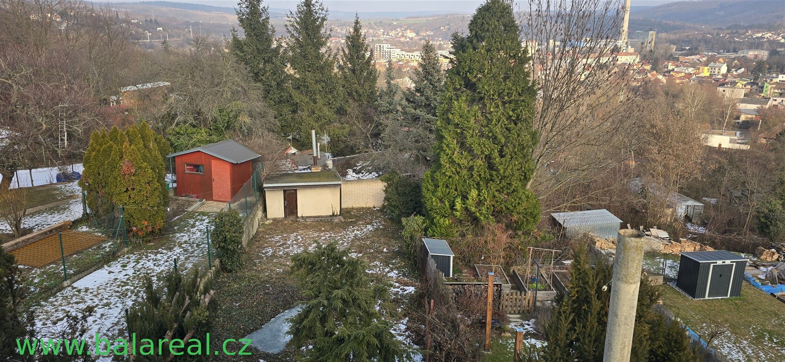 Zahrada s výhledem na město,
