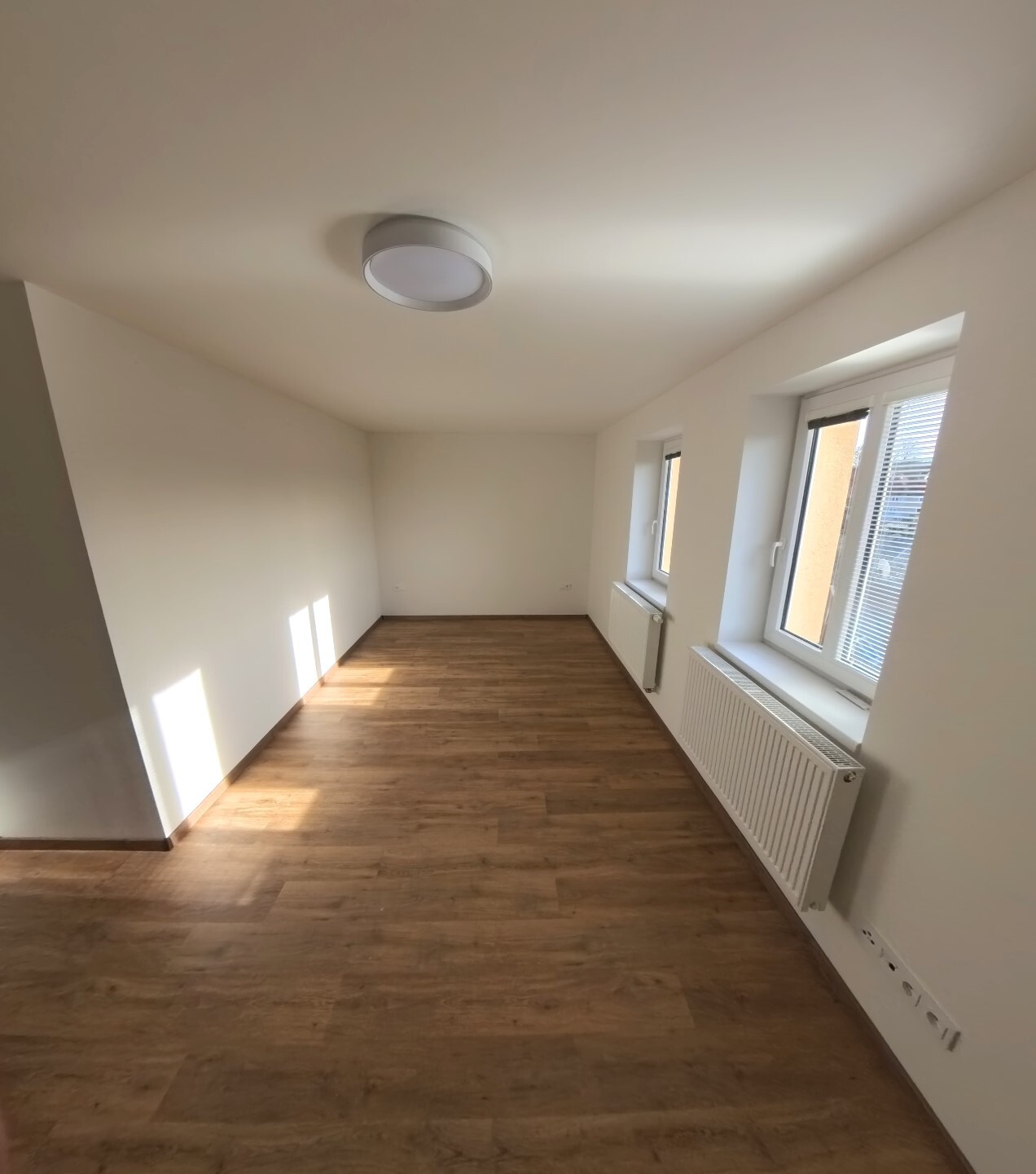 IMG_20251105_113618_00_595_2025-11-07_08-30-56_scr