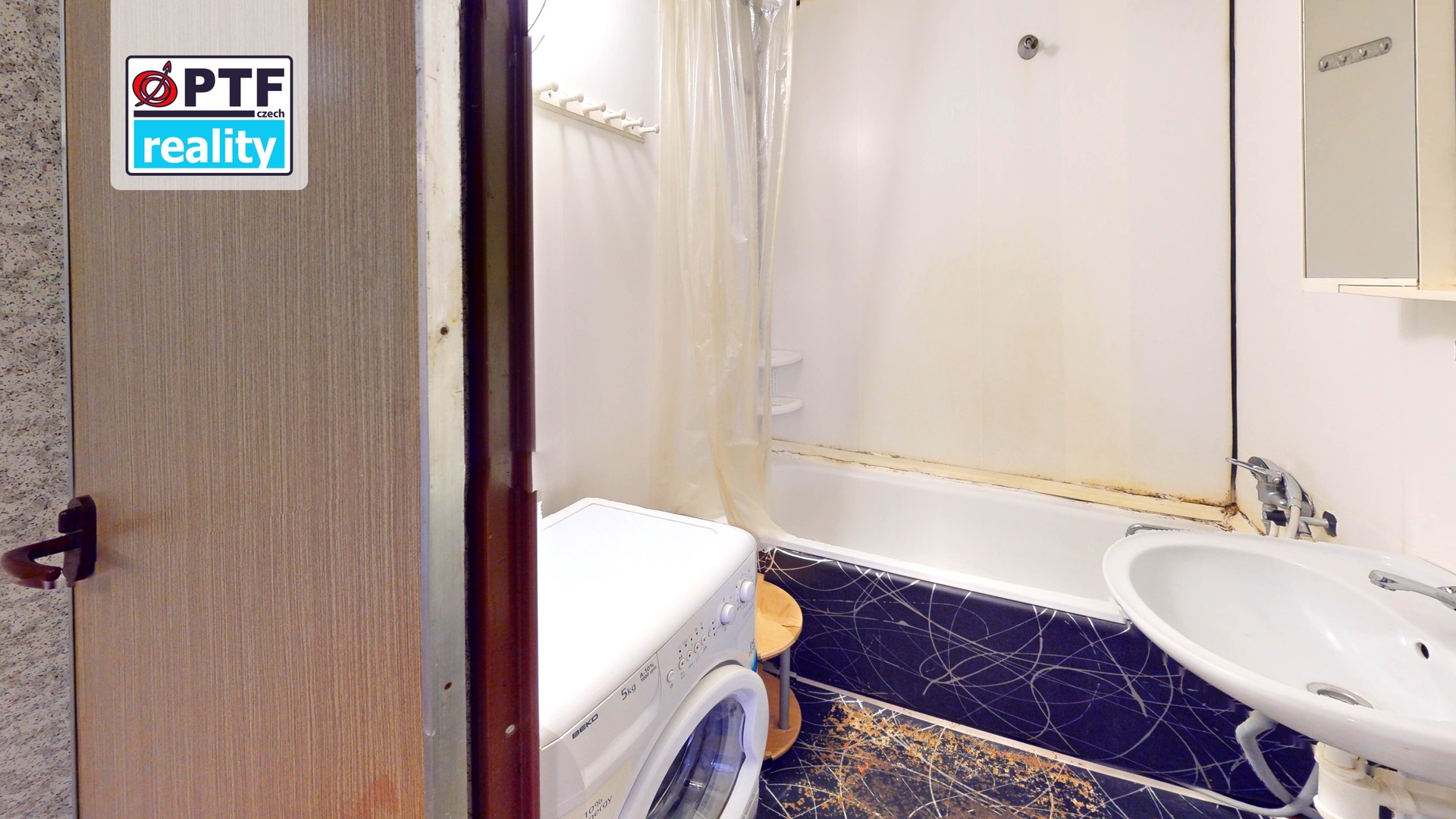 4-Neustupneho-Byt-2-1-Bathroom