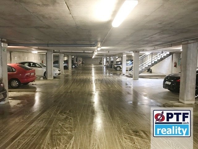 Pronájem garážového stání realitni? makle?r? Jir?i? Beroun David Choc nejleps?i? spolehlivy? realitn