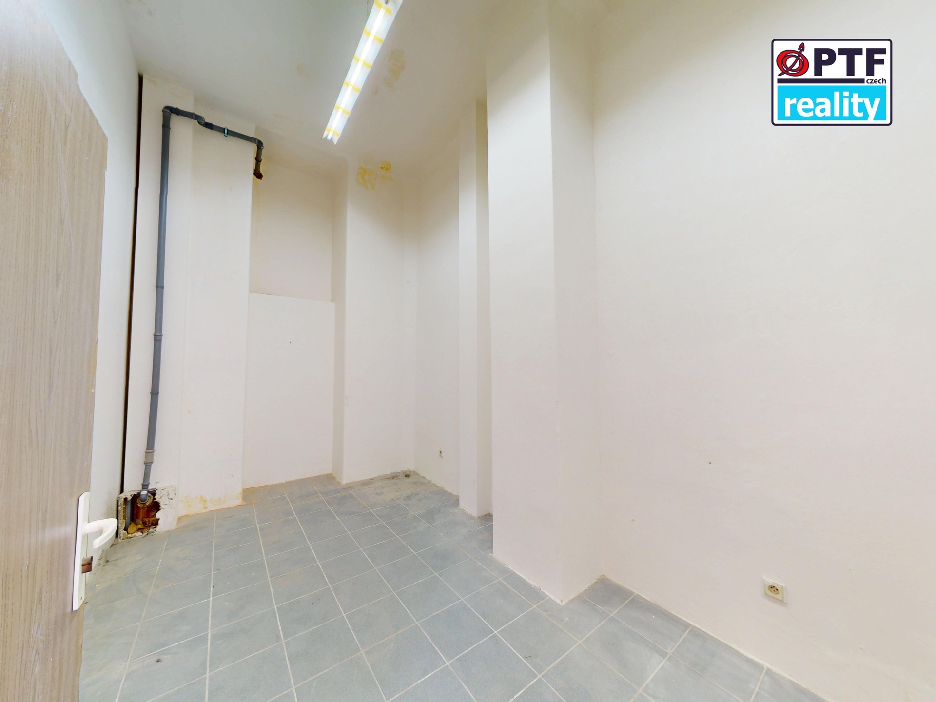 24-namesti-Republiky-Prostor-Vntroblok-Prizemi-07102025_192908