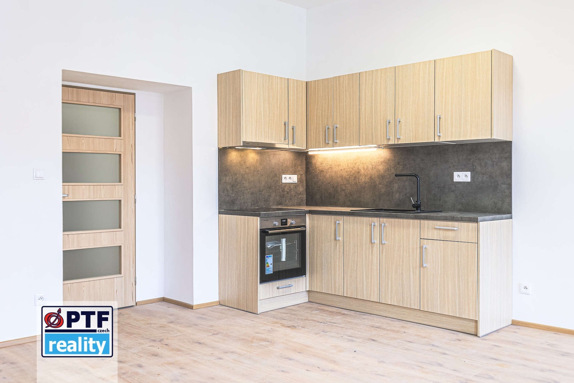 Pronájem luxusního 1+kk v centru města 59 m2 David Choc realitní agent ve vašich službách PTF realit