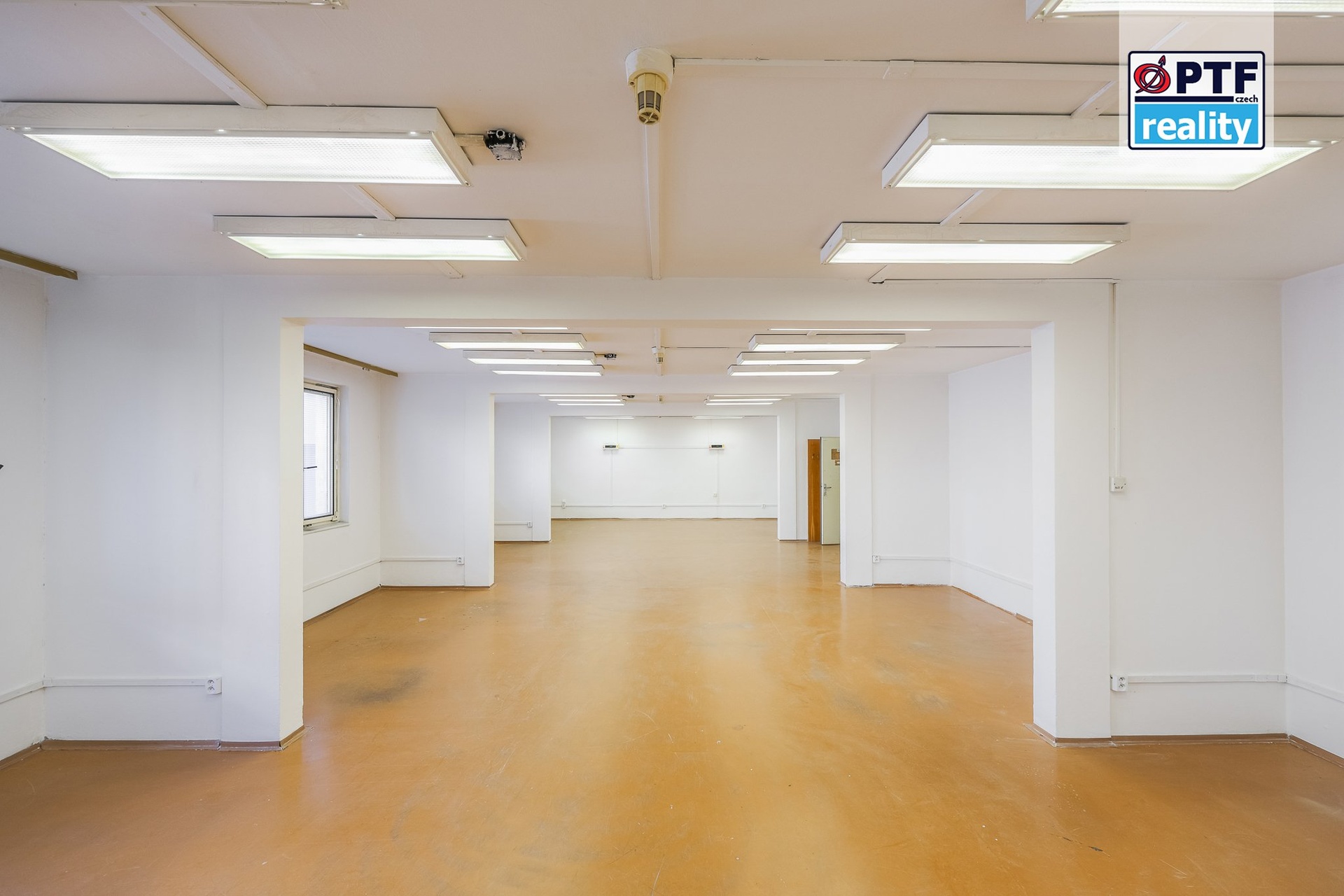 1 Pronájem výrobních prostor tiché dílny sklad Kar