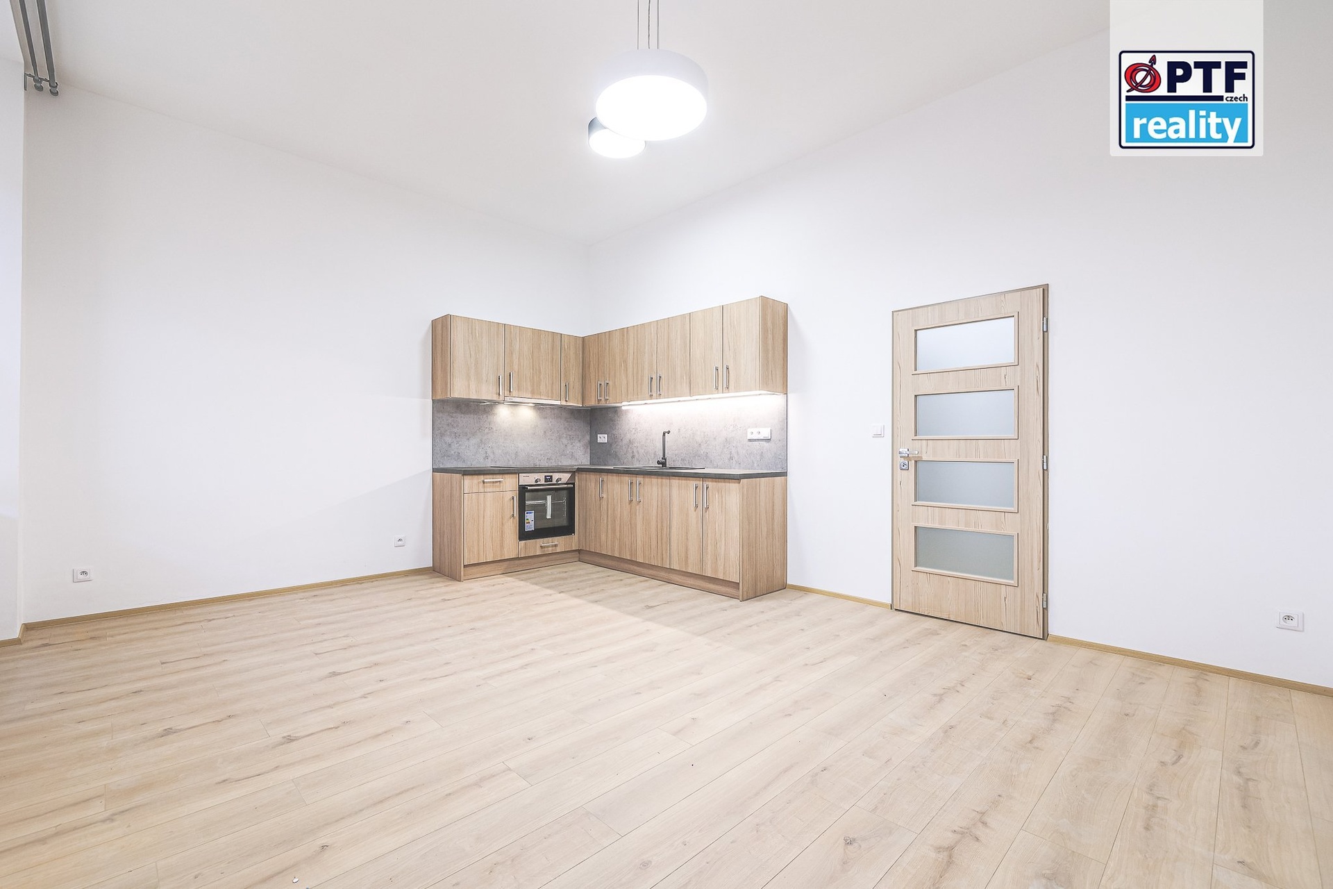 Pronájem luxusního 1+kk v centru města 59 m2 David Choc realitní agent ve vašich službách PTF realit