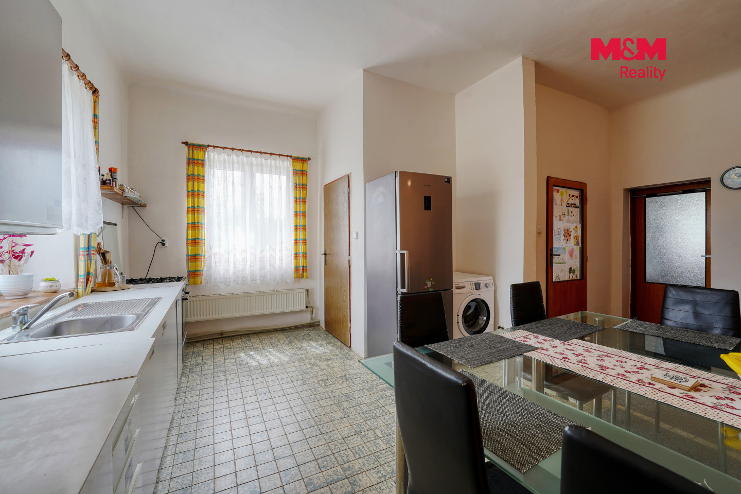 Prodej rodinného domu 288 m² - Widok 2