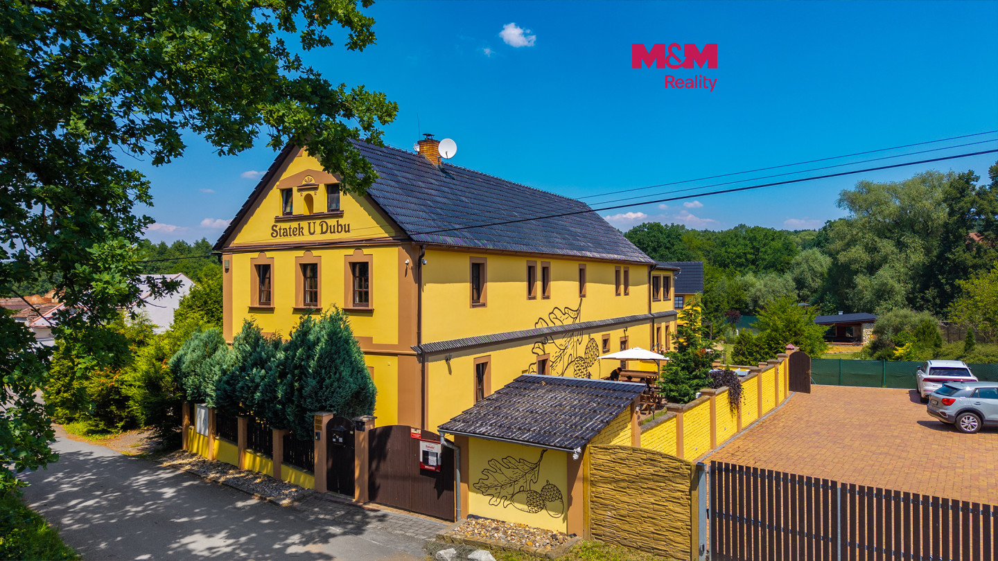 Prodej rodinného domu 800 m², Svojetín