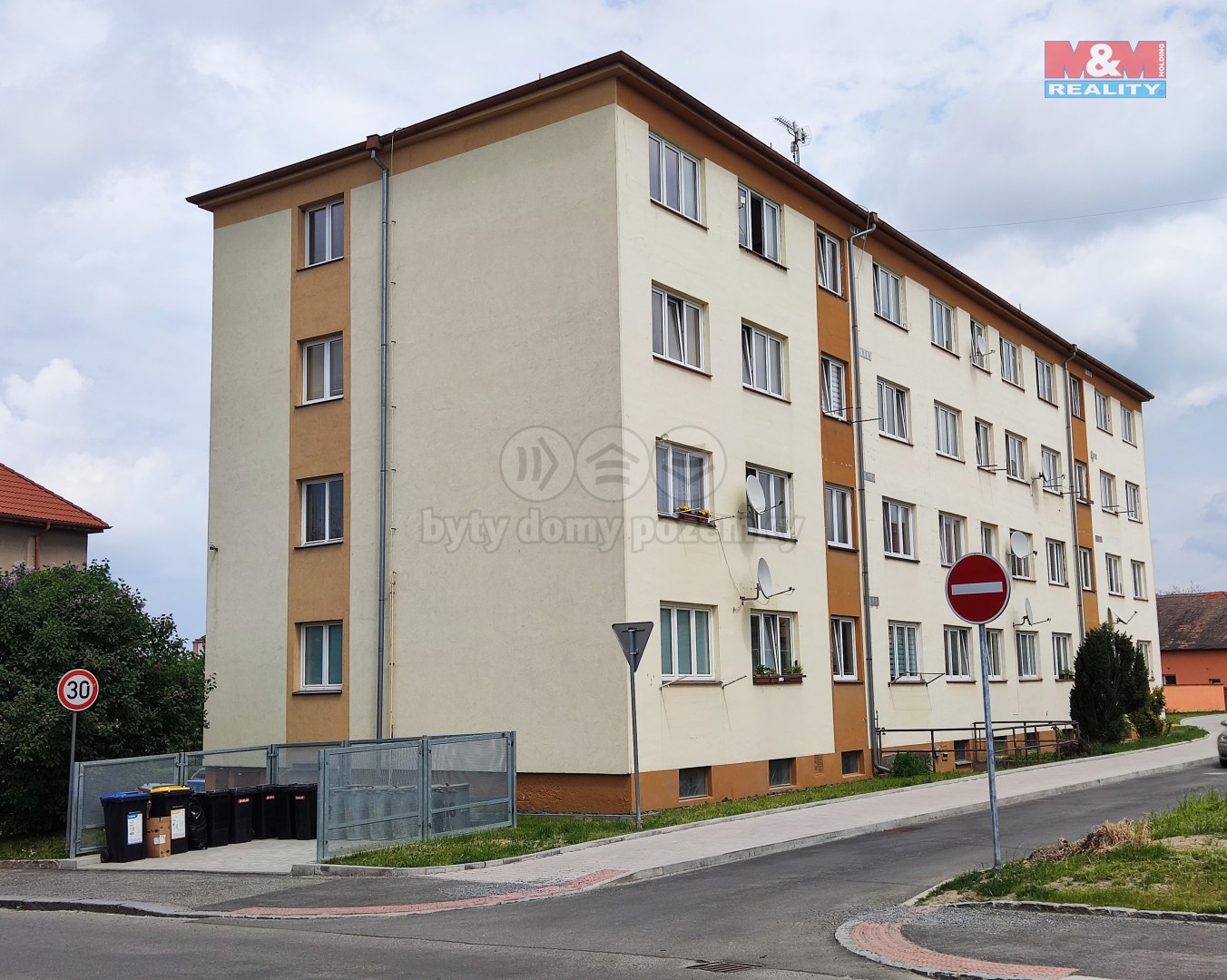Pronájem bytu 2+1, 58 m² Skuteč (okres Chrudim), Československé armády, obrázek 1