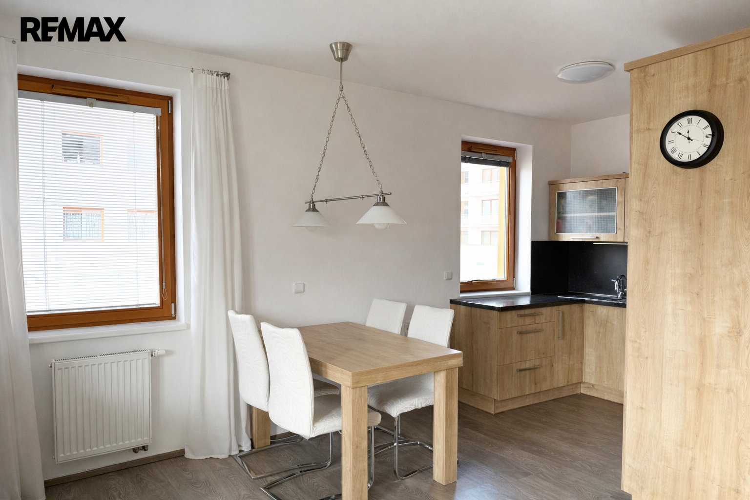 obývací pokoj s kuchyní