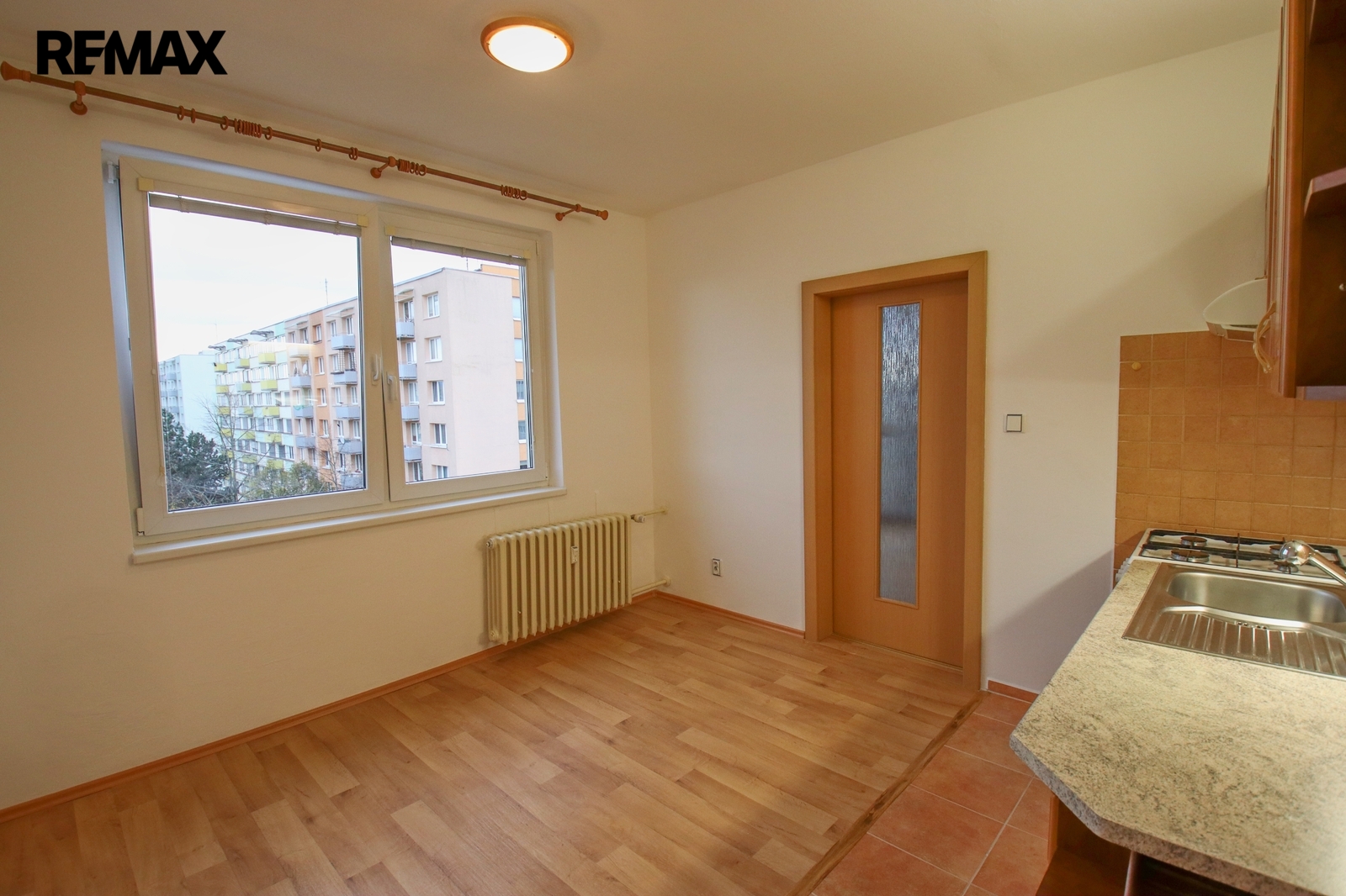 pokoj s kuch. koutem