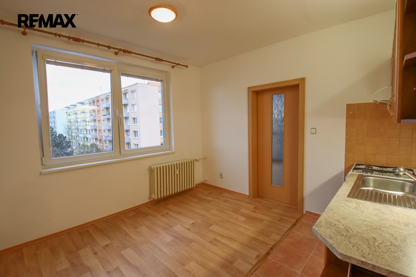 pokoj s kuch. koutem