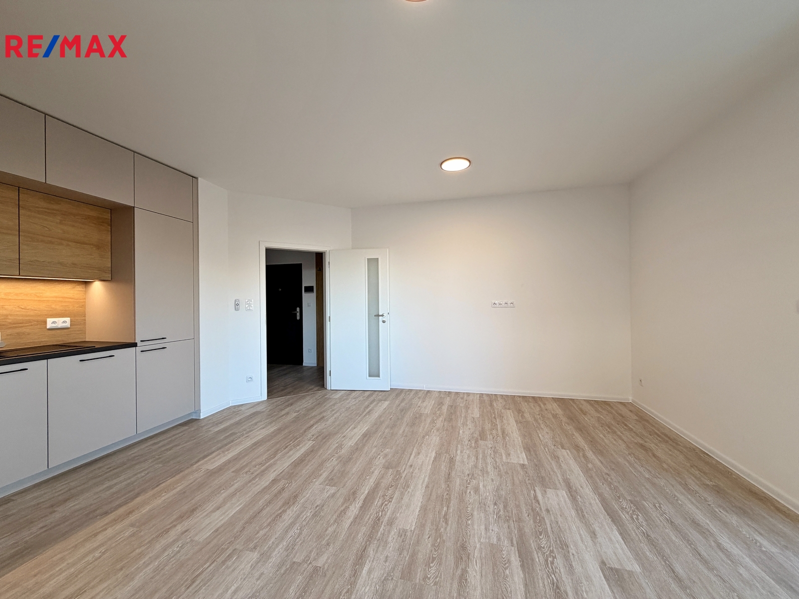 obývací pokoj s kuchyní