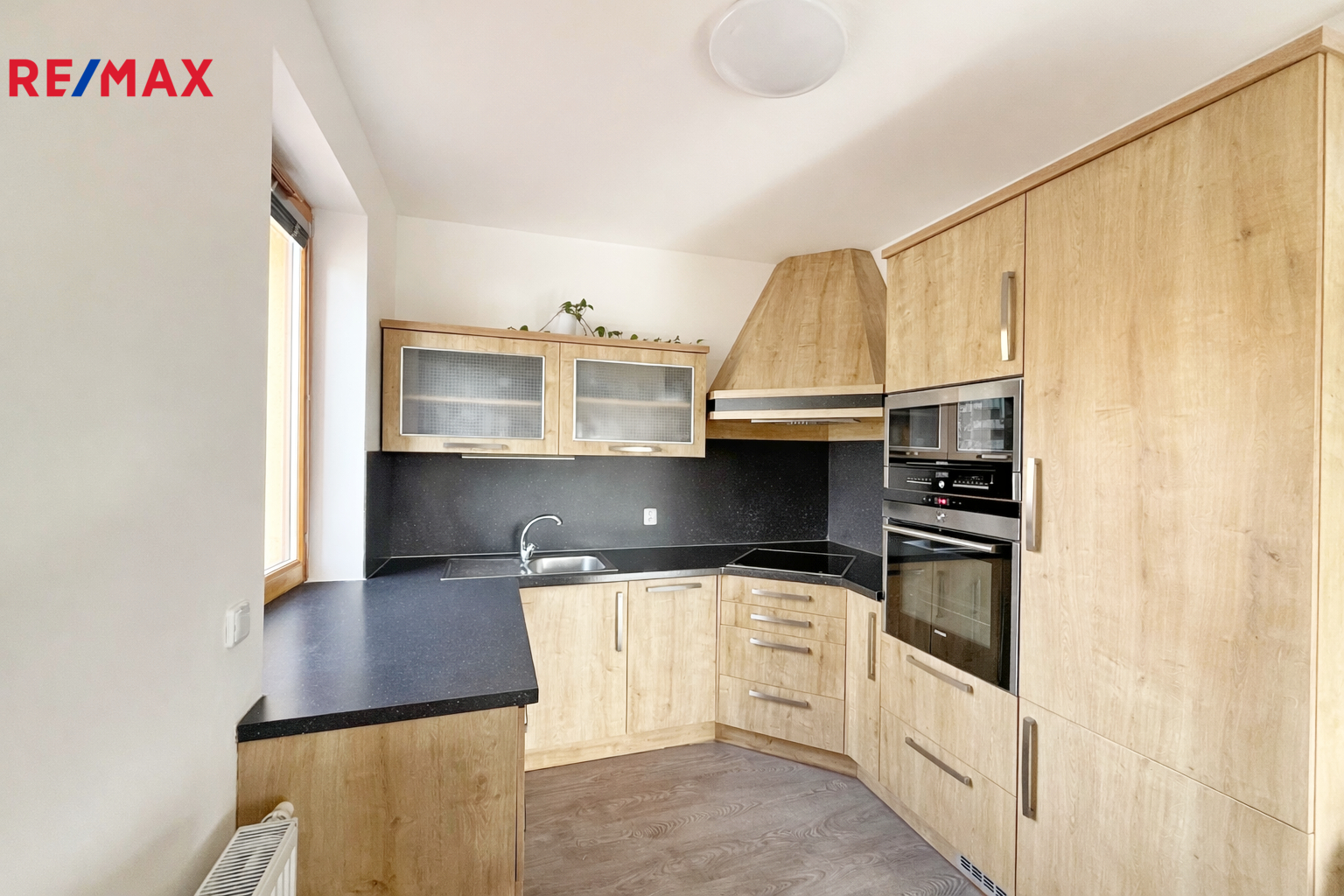 obývací pokoj s kuchyní