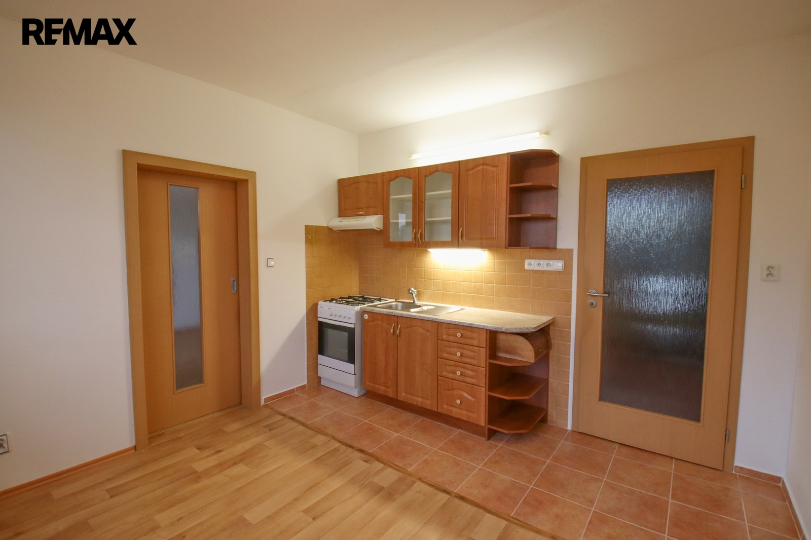 pokoj s kuch. koutem