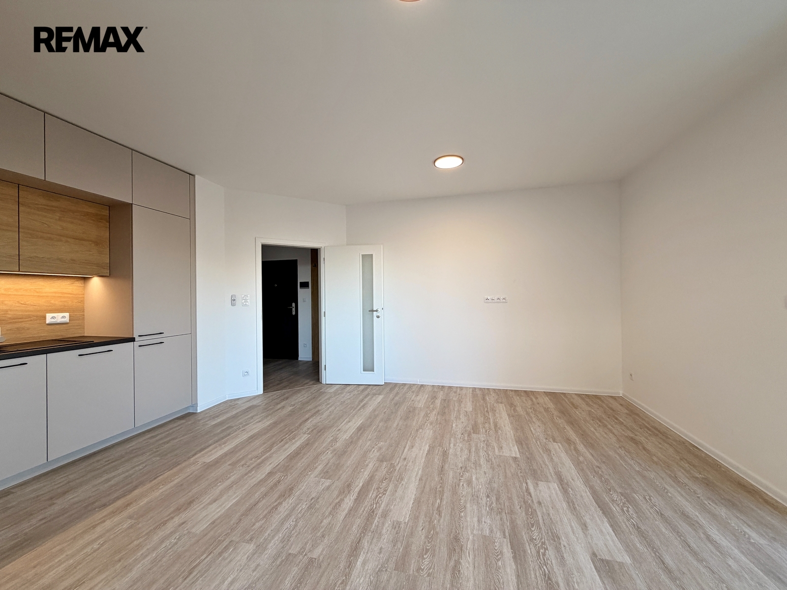 obývací pokoj s kuchyní