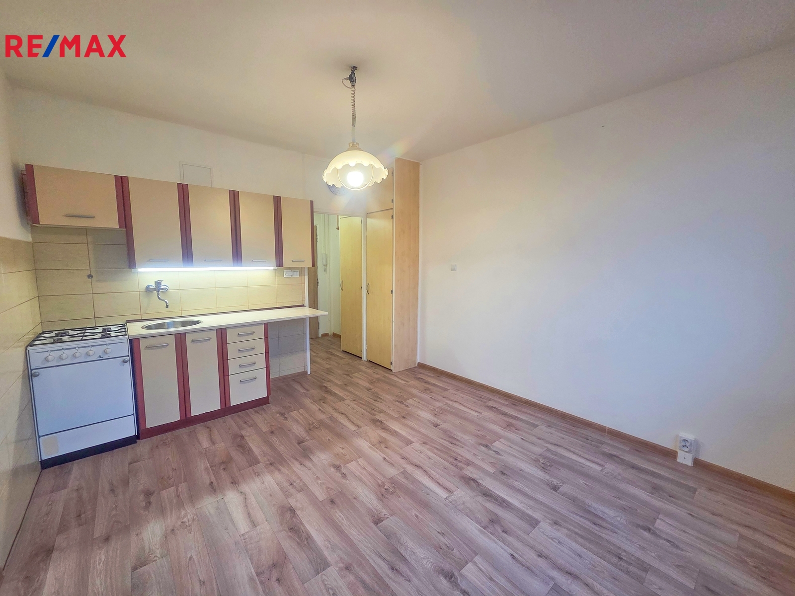 obývací pokoj s kuch.linkou