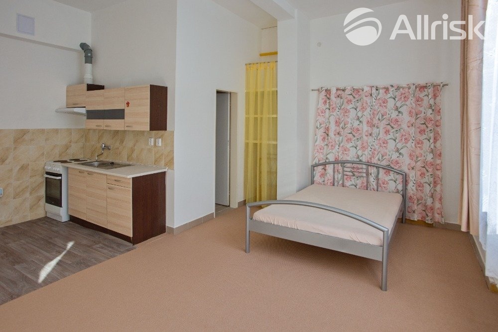 _DSC8187-Byt-1+kk-Brno-Sady