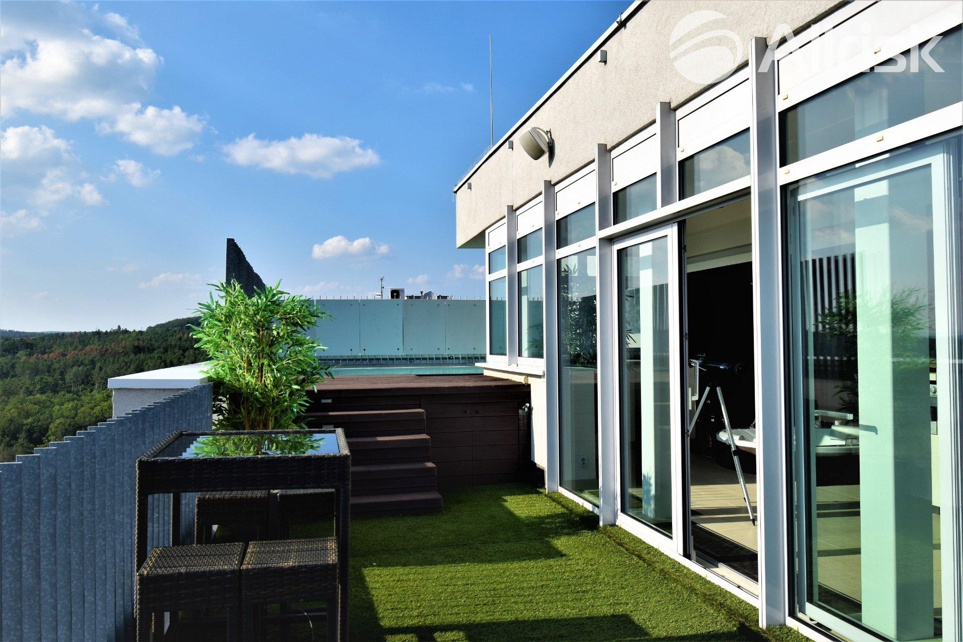 pronajem-atypicke-byty-300m2-brno-lesna-dsc-0013-8