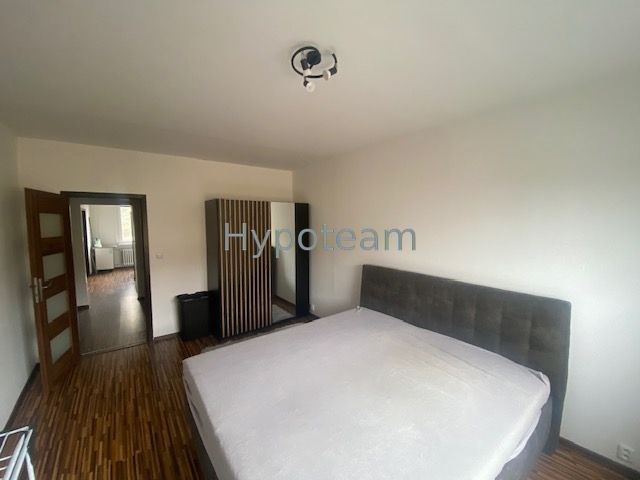 ložnice pohled od okna