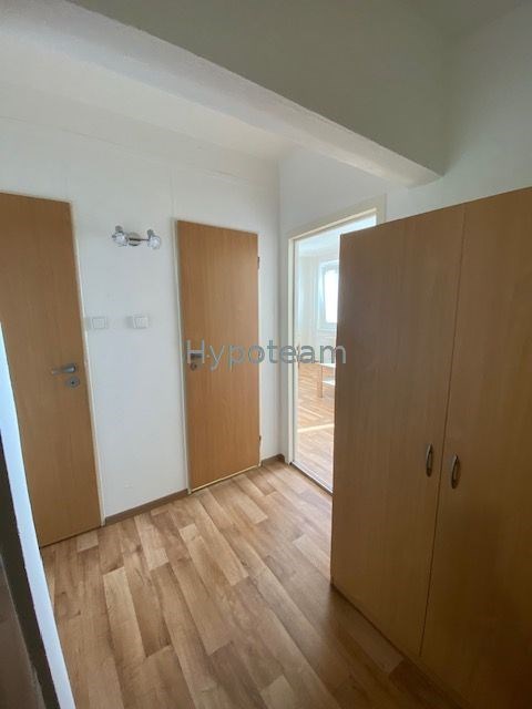předsíň, vstup do koupelna a na WC