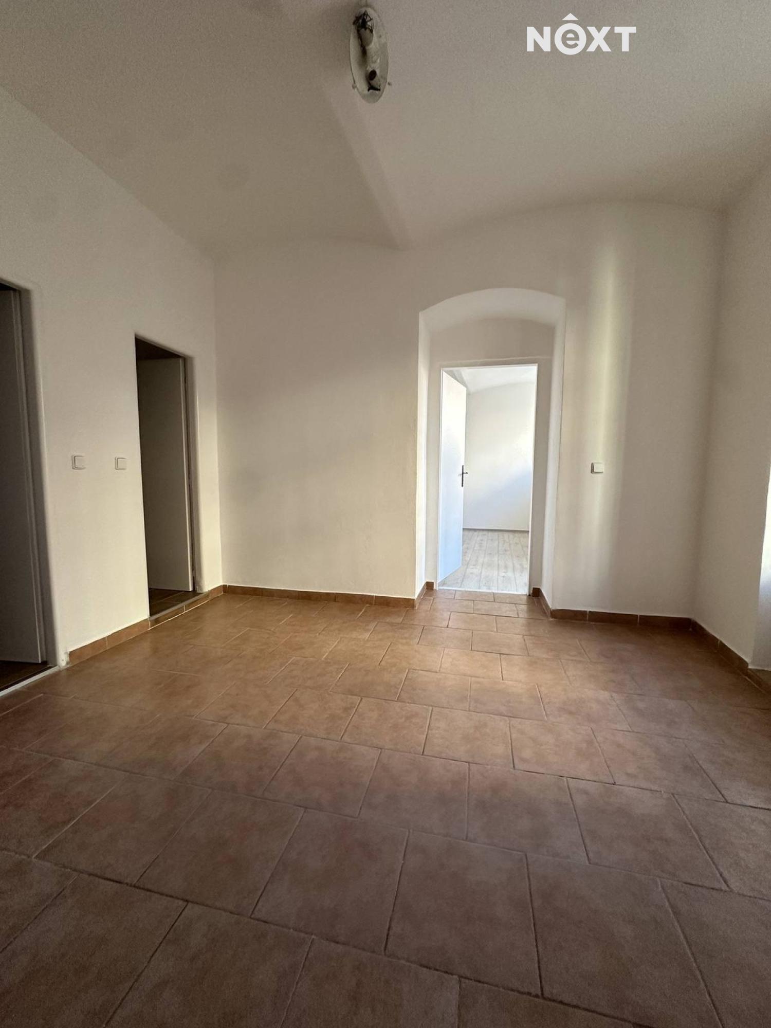 nove-zrekonstruovany-byt-2-kk-574-m2-na-namesti-ve