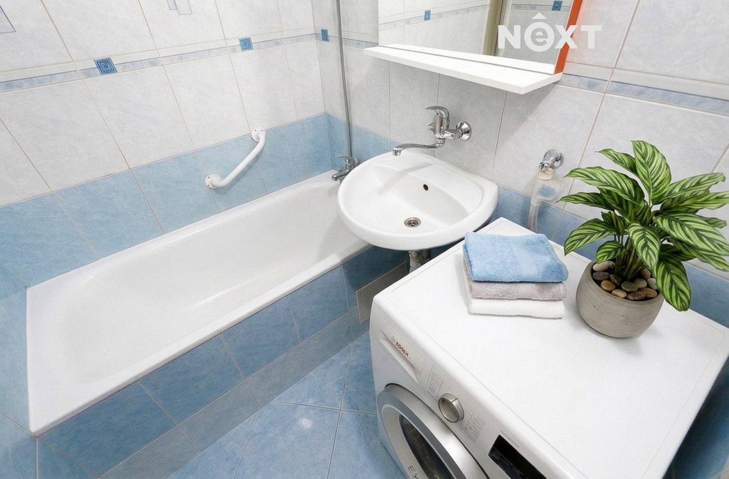 unsorted-bathroom-ef81edff-2.1788369731.jpg