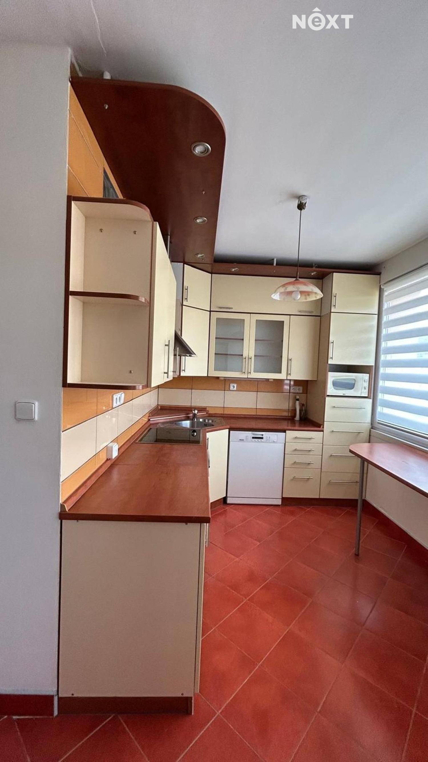 whatsapp-image-2026-03-03-at-16.04.02.1772606390.j