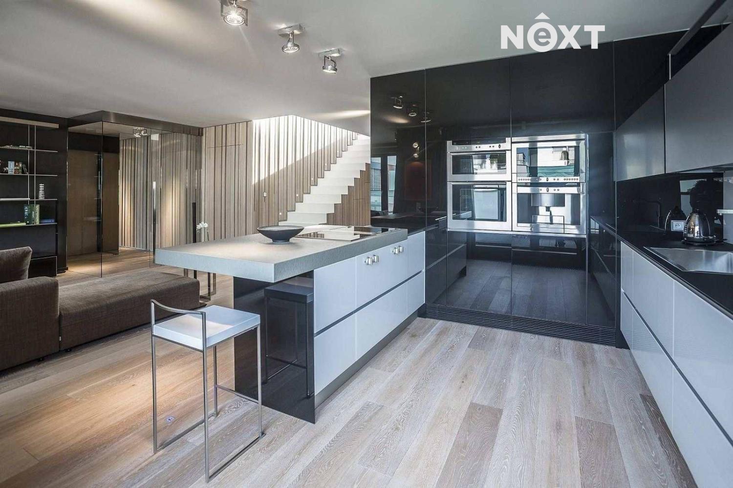 penthouse-21.1757677440.jpg