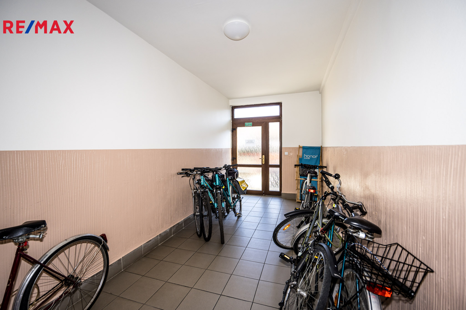 Chcete jezdi na kole, jasně je kam ho dát