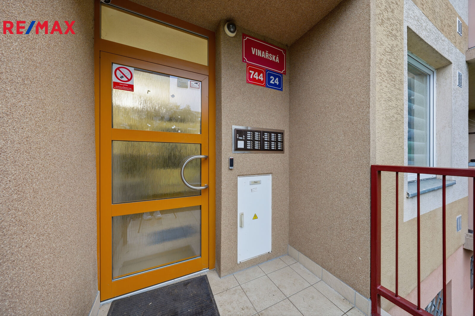 pohled na vstup do domu