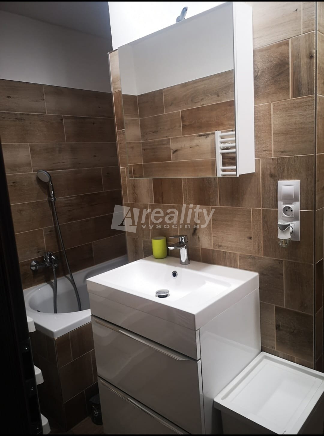 8575f0b5-1078-4558-807b-0192bea24995