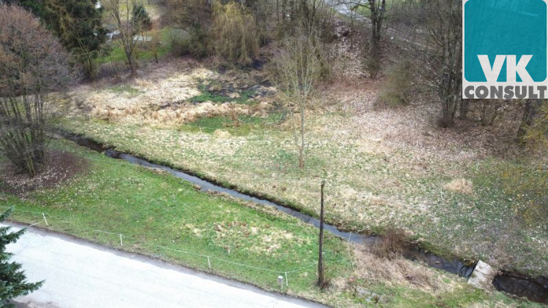 Prodej pozemku 2375 m2 v centru obce Ostrov (okr. 