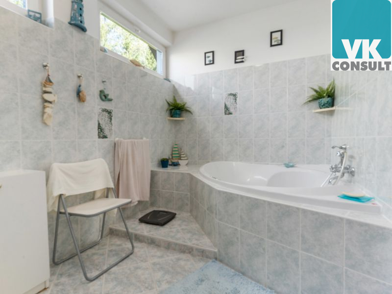 Prodej - rodinná vila s pozemky 2862 m2 - Litomyšl
