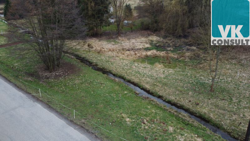 Prodej pozemku 2375 m2 v centru obce Ostrov (okr. 