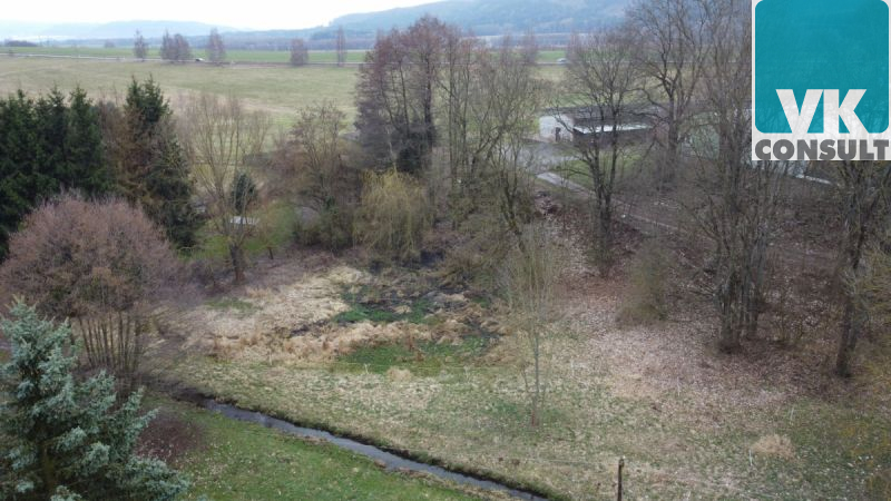 Prodej pozemku 2375 m2 v centru obce Ostrov (okr. 