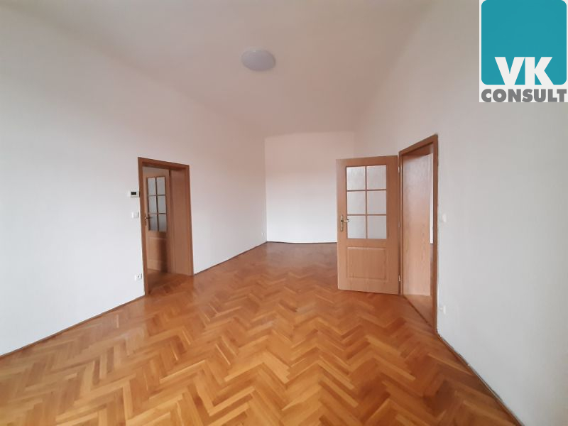 Pronájem - atraktivní prostorný byt 4+kk v centru 